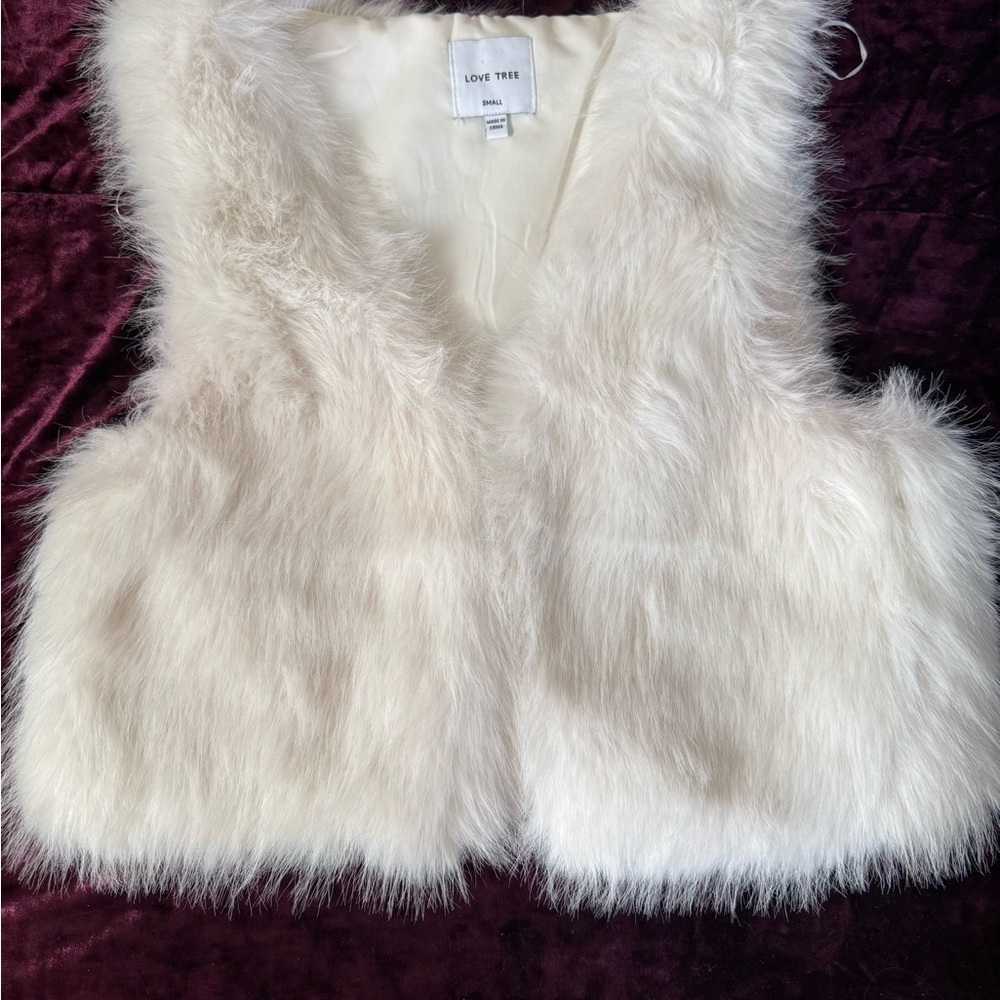 Love Tree Ivory Faux Fur Vest - Picture 3 of 4